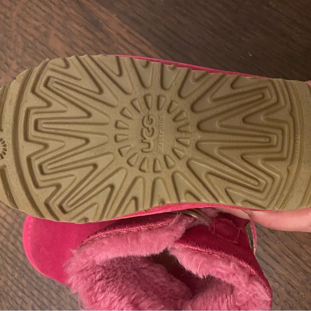 UGG Kids Boots in Pink with button